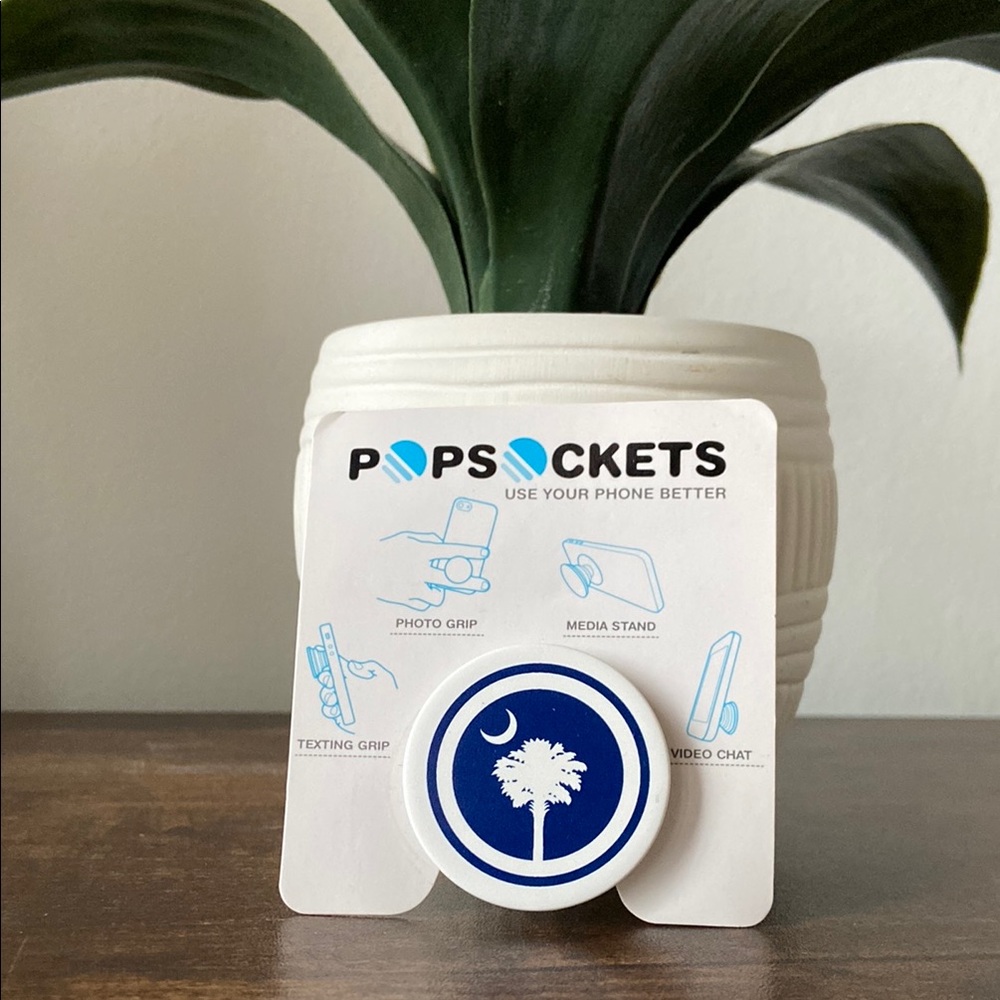 LAST CHANCE: NWT South Carolina Blue and White PopSocket with Palm Tree Design